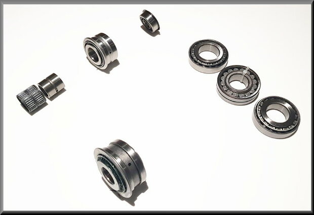 Complete bearing set  (gearbox 385 >1976).