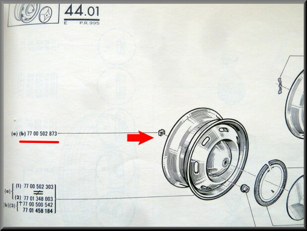 Cage nut hub cover