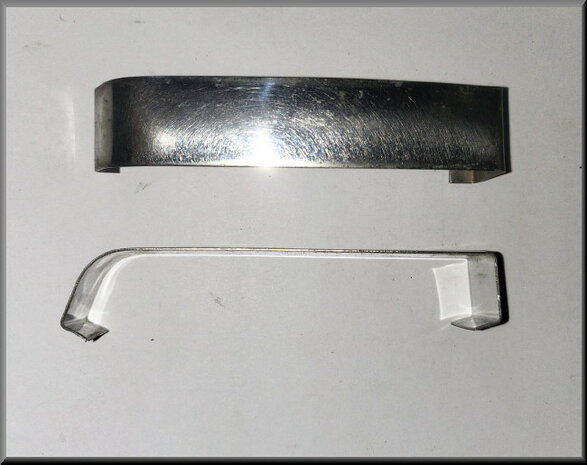 Stainless steel strip bumper buffer front left and right.