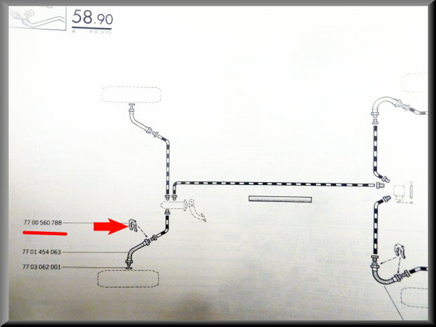 Brake line/ fuel line clip (triple).