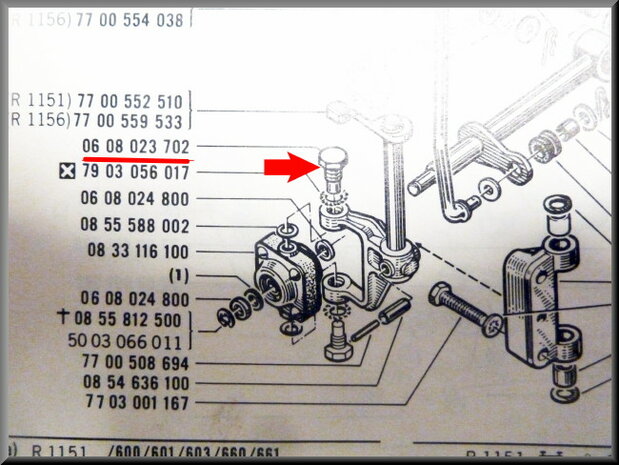 Centring bolt for gear shift linkages.