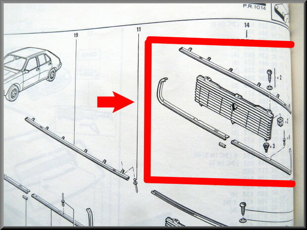 R14 Complete grill set incl mounting kit  (New Old Stock).