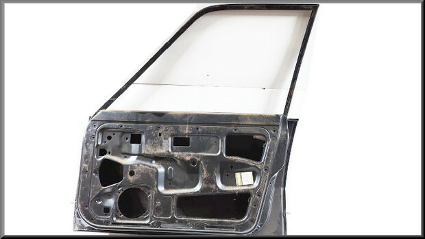 R18 Door front right (New Old Stock).