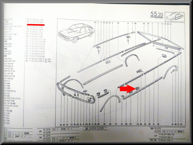 R20-R30 Agrafe de baguette chromée Renault 20-30 (New Old Stock).