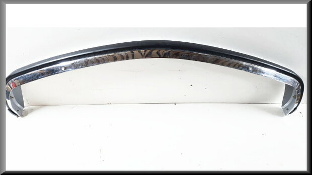 R18 Bumper voorzijde met rubber strip (New Old Stock).