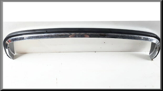 R18 Bumper achter met rubber strip (New Old Stock).