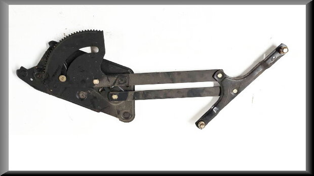Window lifter mechanism in front on the right R16 TX (Used).
