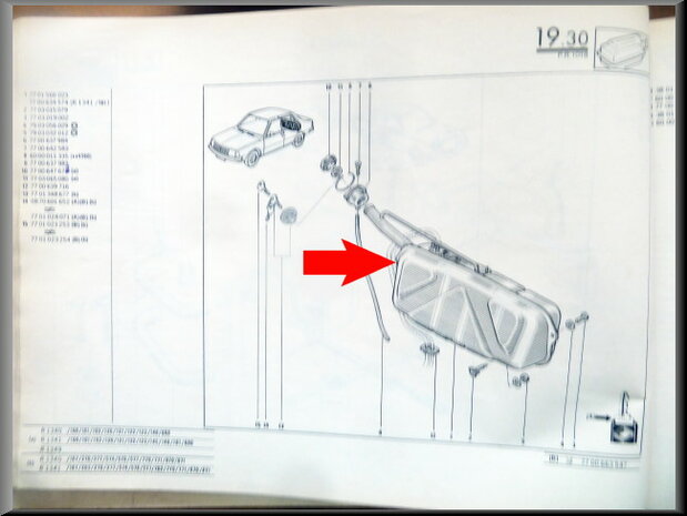 R18 Fuel tank for gasoline (New Old Stock).