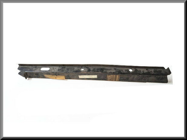 R14 Chassis beam right (New Old Stock).