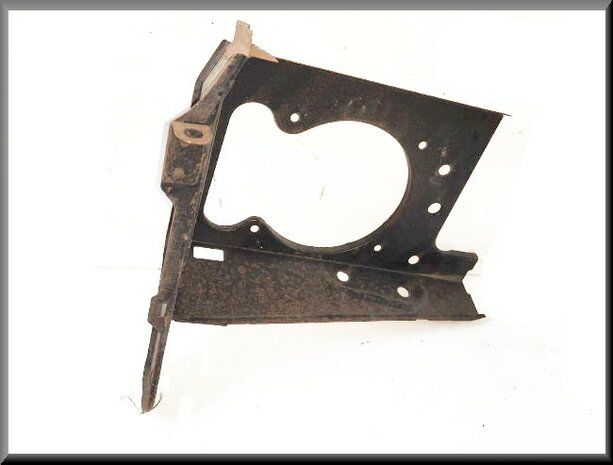 Renault Trafic Headlight housing right (New Old Stock).