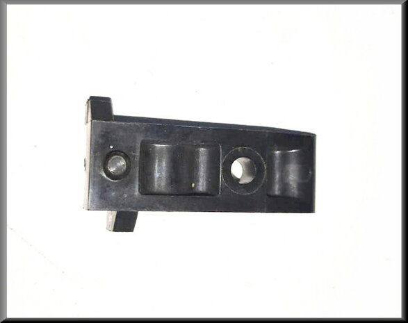 Holder bonnet locking mechanism.