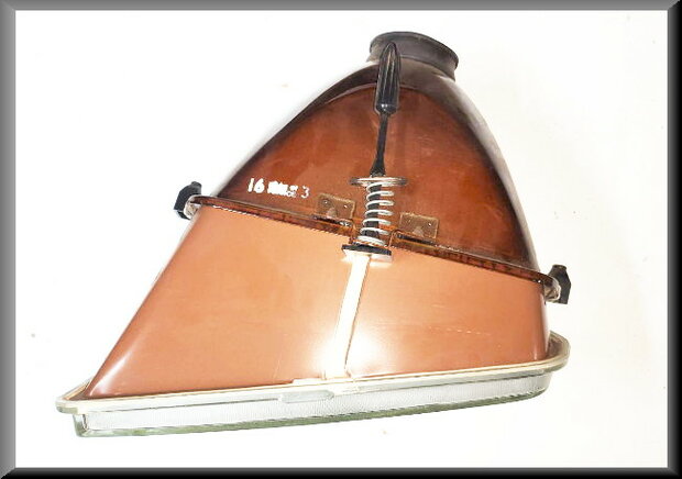 R20 Headlight left (New Old Stock).