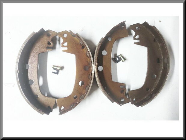 Brake shoes (Bendix).