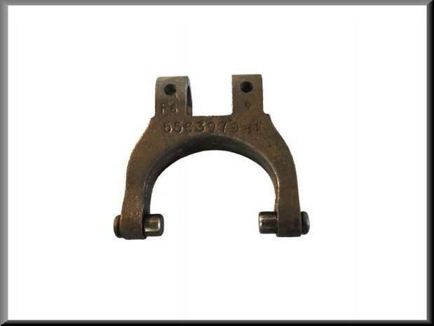 Bracket clutch release sleeve.