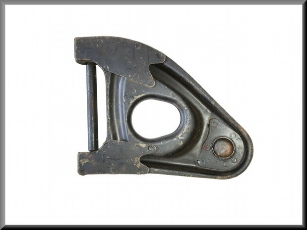 Upper suspension arm left with ball joint R16 first type (New Old Stock).
