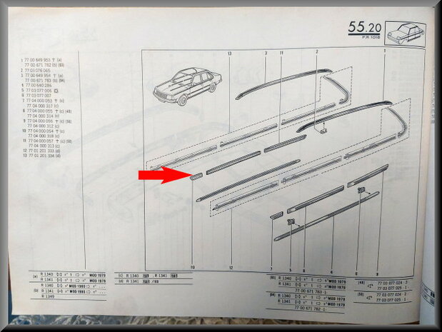 R18-Sierlijst rechtsvoor (New Old Stock).