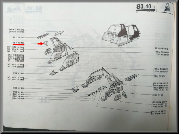 R6: Carrosserie deel achterscherm rechts (New Old Stock).