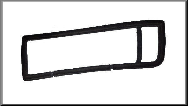 Achterlicht rubber links eerste type.