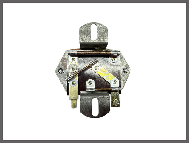 Spanningsregelaar (New Old Stock).