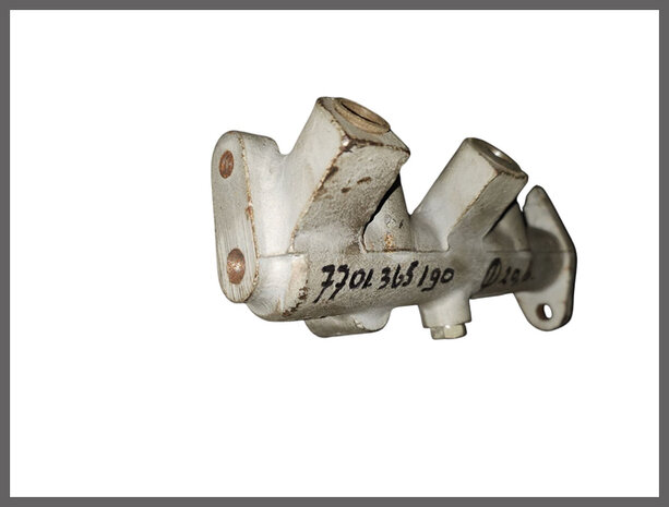 R5: Hoofdremcilinder (New Old Stock).