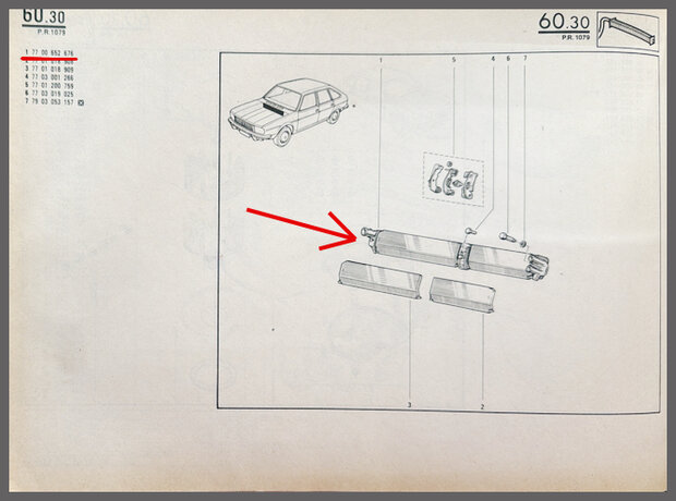 R 20-30: Kachelradiateur (New Old Stock).
