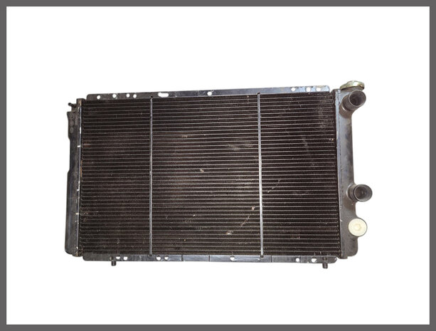 R20-30 Radiator 'CHAUSSON' (New Old Stock).