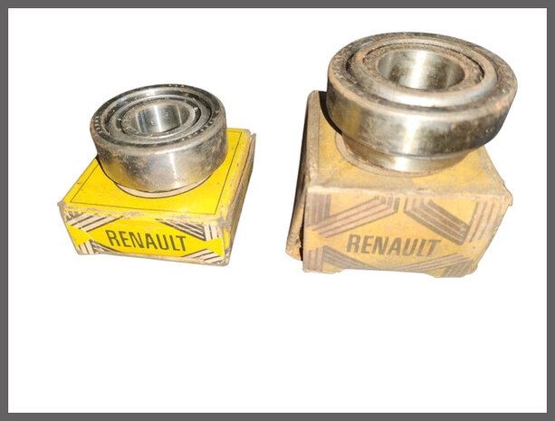 R14 Set front wheel bearings (New Old Stock).