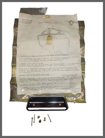 R20--30: Capuchon de eclairage de la plaque d'immatriculation (New Old Stock).