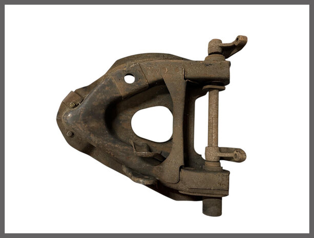 Tirant de chasse inf&eacute;rieur gauche avec renfort (Excl: En &eacute;change 250 euro consigne).