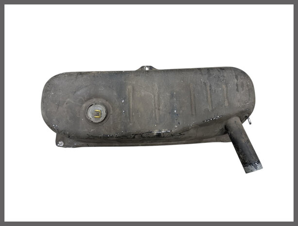R8-10: Brandstoftank (New Old Stock).