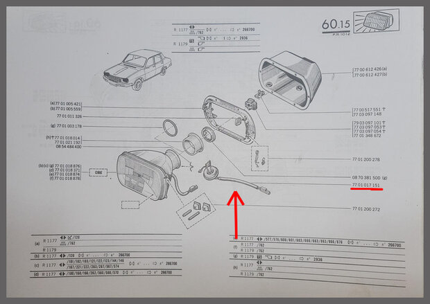 R12,15,16: Kabel met stekkers en afdichtrubber koplamp (Kangeroo) (New Old Stock).