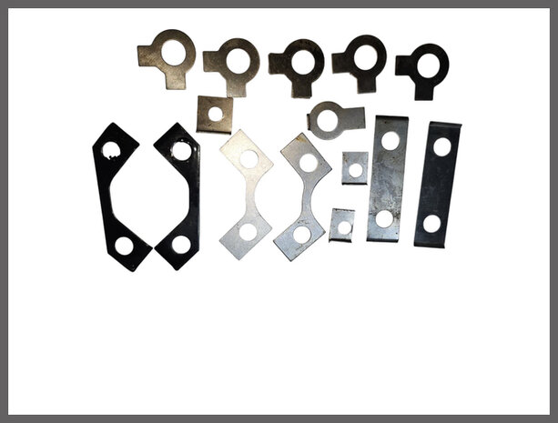 4CV. Dauphine, Estafette: Set borgplaatjes (New Old Stock).