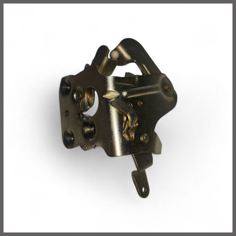 Slot bevestingingsplaat achterzijde links (New Old Stock)