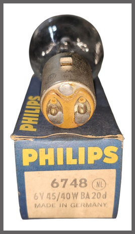 Lampje, diverse functies (6 VOLT  40/45 Watt BA 20 D) (New Old Stock).