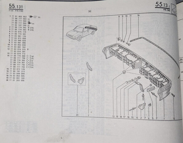 R9-11: Bumper achterzijde (New Old Stock).