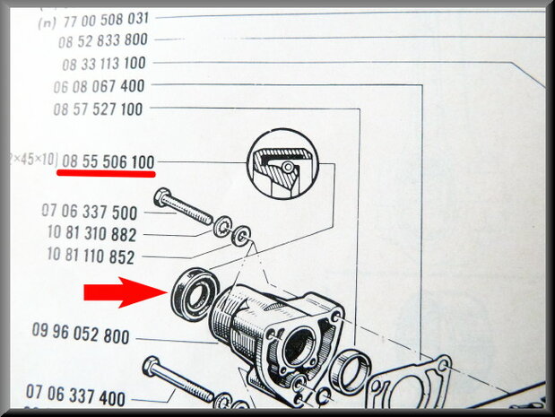 Camshaft seal (32x45x10mm).  