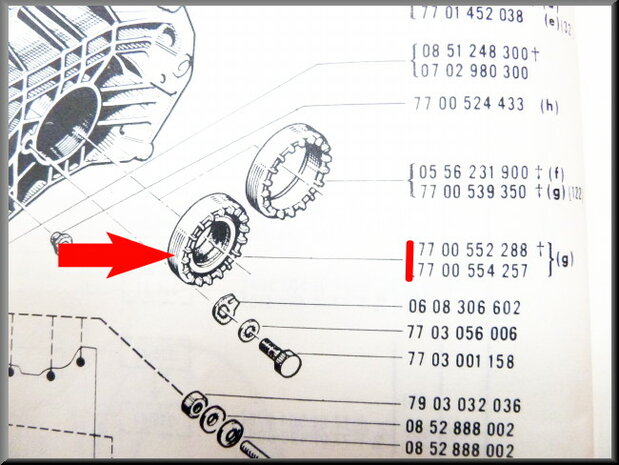 Differential bearing adjusting nut with shaft seal (4 gear).