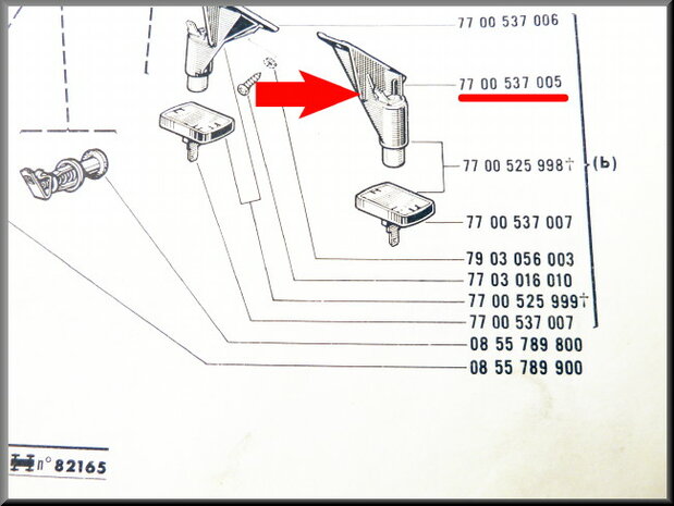 Contact at the rear flap for the rear window heater.