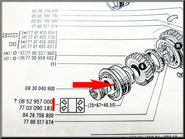 Roulement d'arbre secundaire de boite de vitesse (25x67x40,5 mm).