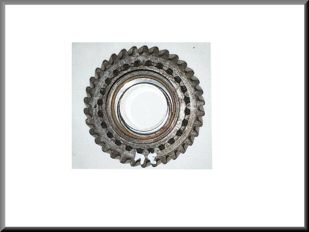 Pinion 3rd gear (34 teeth).