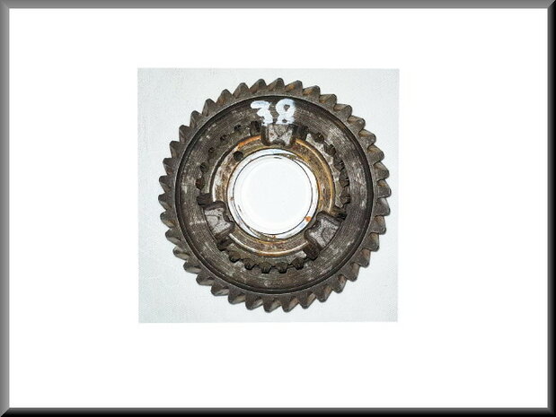 Pinion 2rd gear (38 teeth).