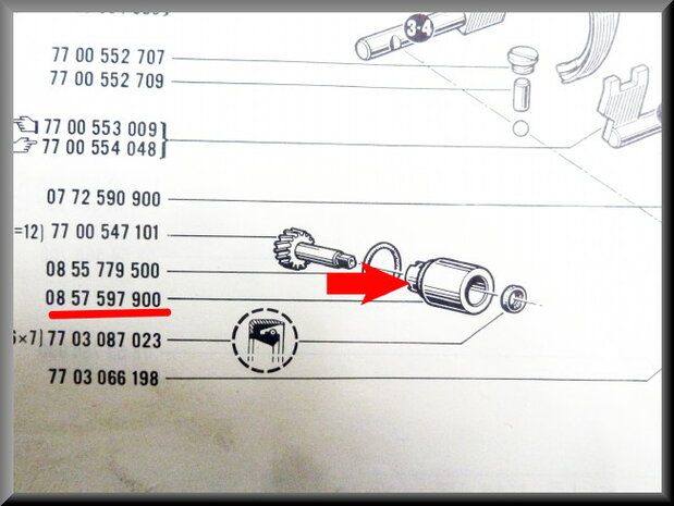 Speedometer gear housing (R16 type 2).